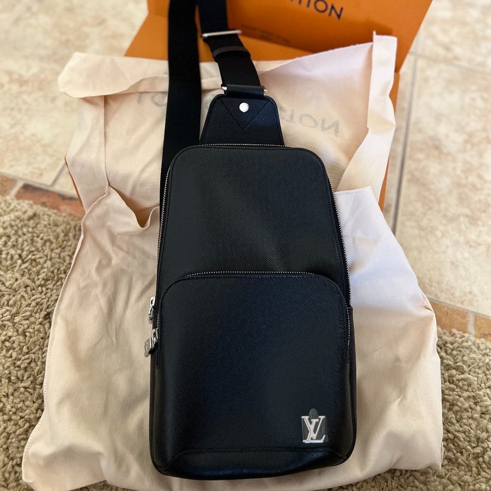 Louis Vuitton Avenue Slingbag NM